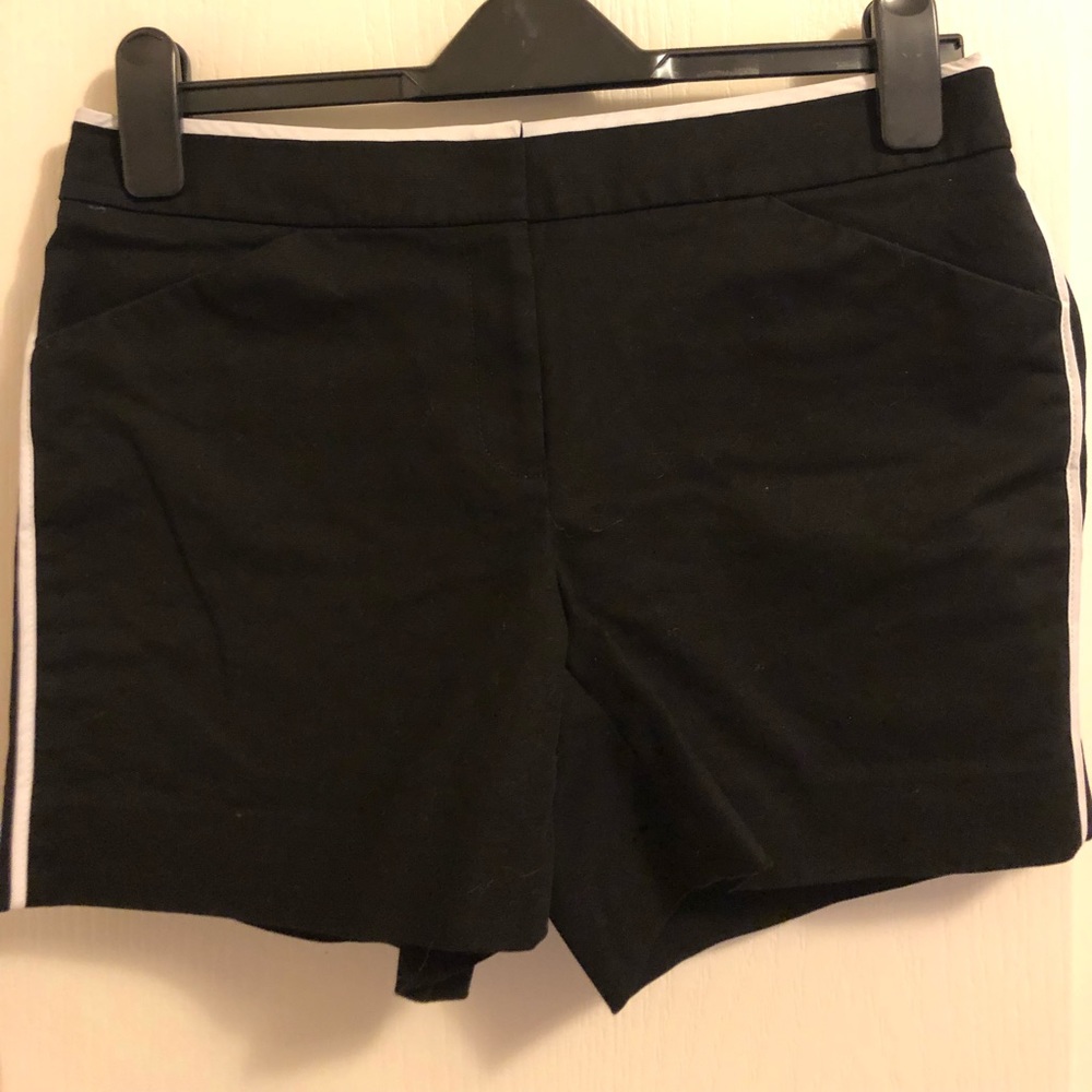 Whitehouse Blackmarket- Black side stripped shorts